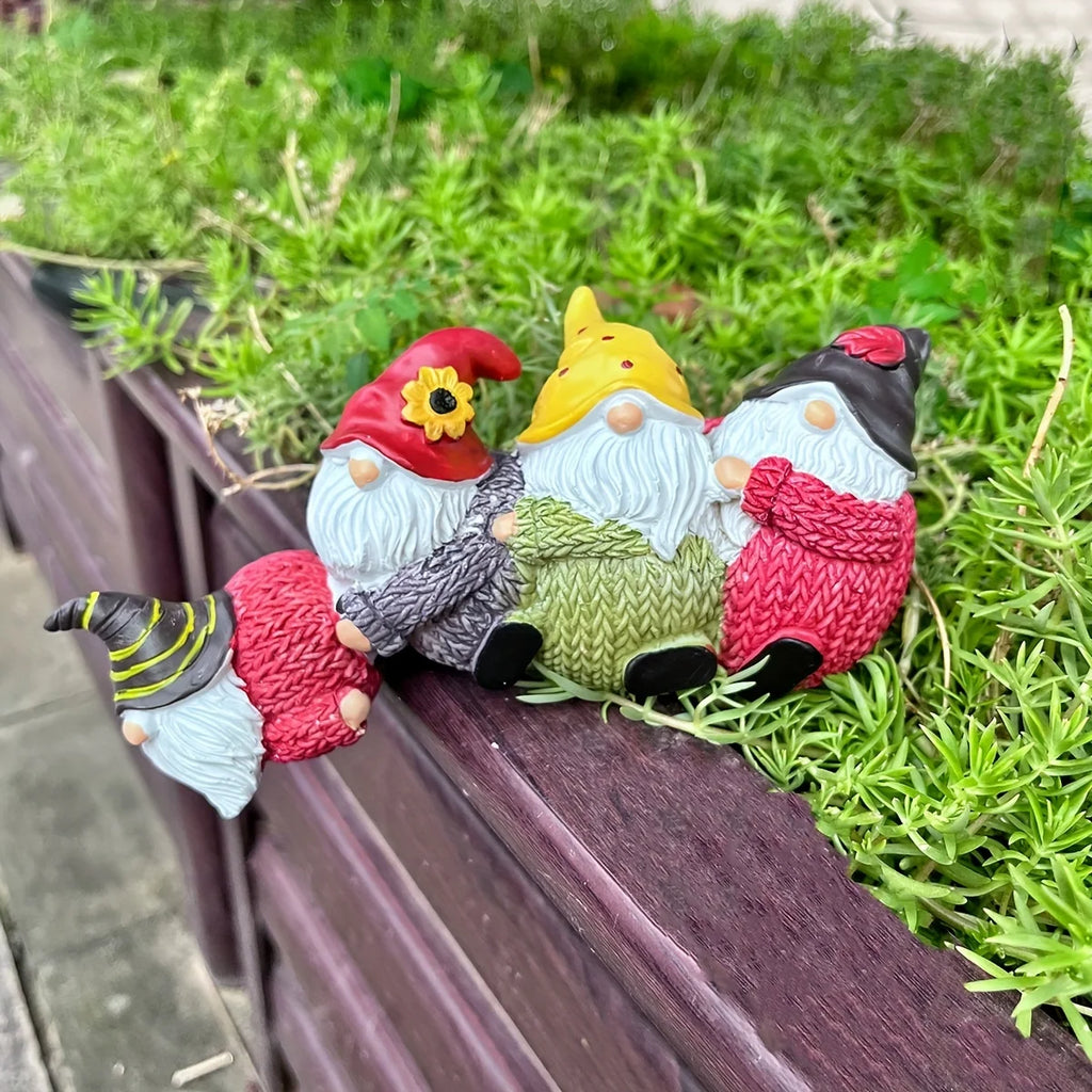 1pc Christmas Gnome Old Man Resin Ornament – Helping Hand Shelf Sitter Holiday Decoration